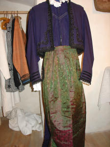 Costume (1850 - 1900)